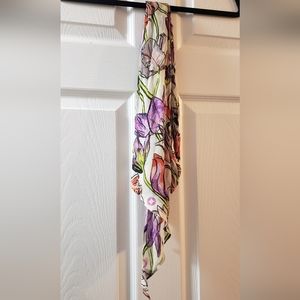 Chase bank scarf with flower design